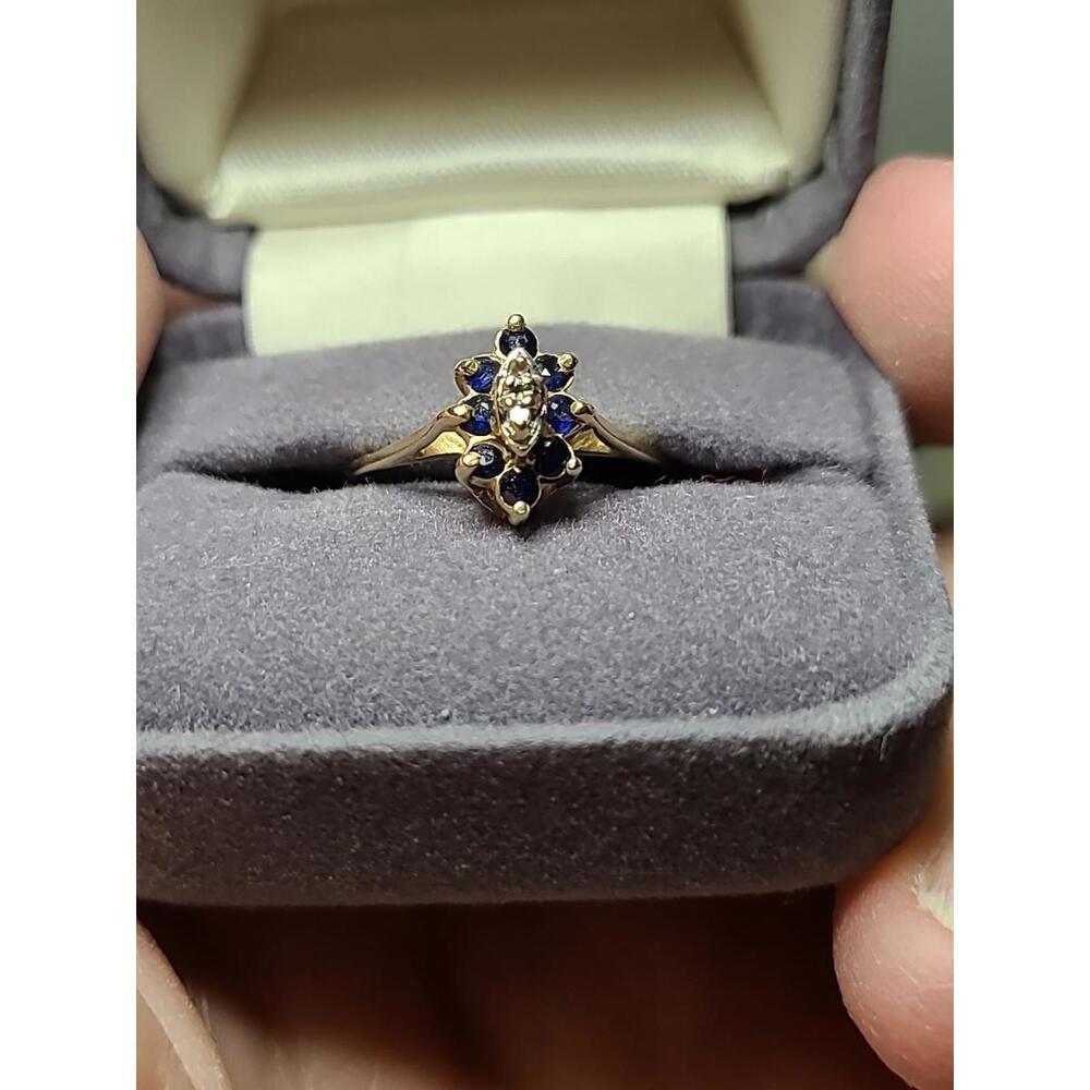 14 Karat Gold Sapphire Ring With Two Tiny Diamonds Size Tested Size6.5 Thin Band